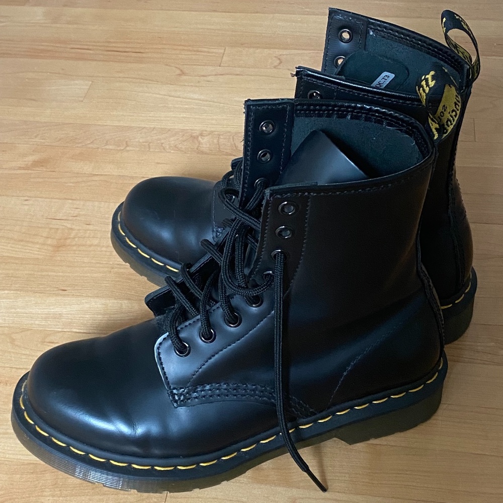 Womens Dr. Martens Original 1460 8-Eye Boot-Black